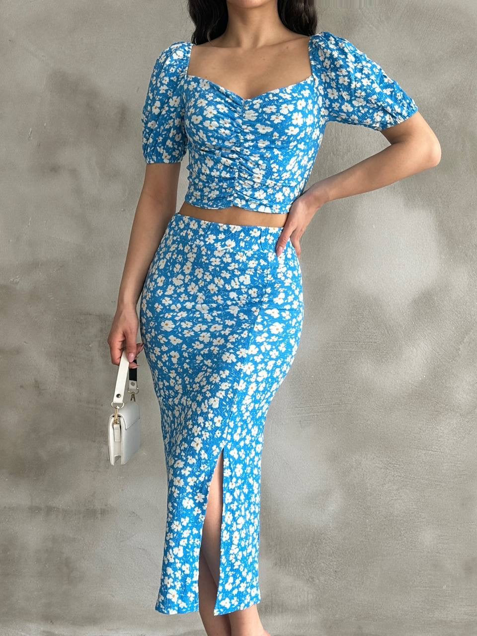 Kadın Mavi Çiçek Desenli Yırtmaçlı Etekli Crop Bluz İkili Takım