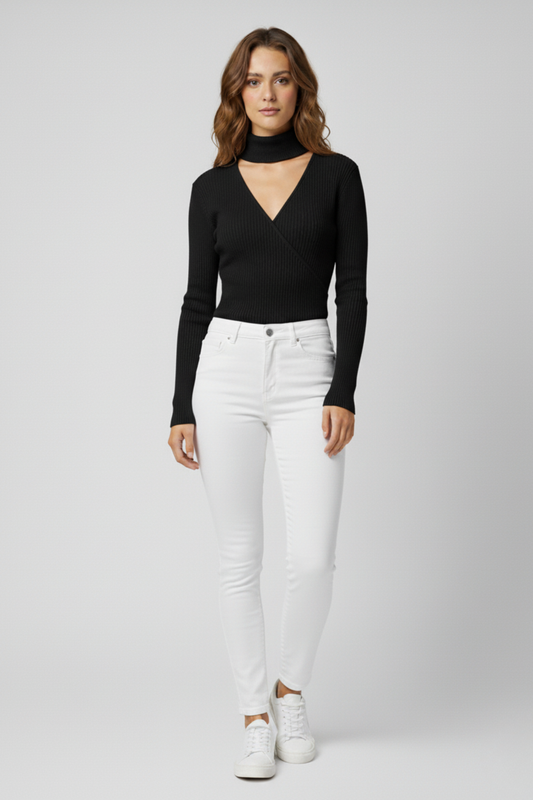 Kadın Boğazlı Pencere Detaylı Siyah Triko Kazak