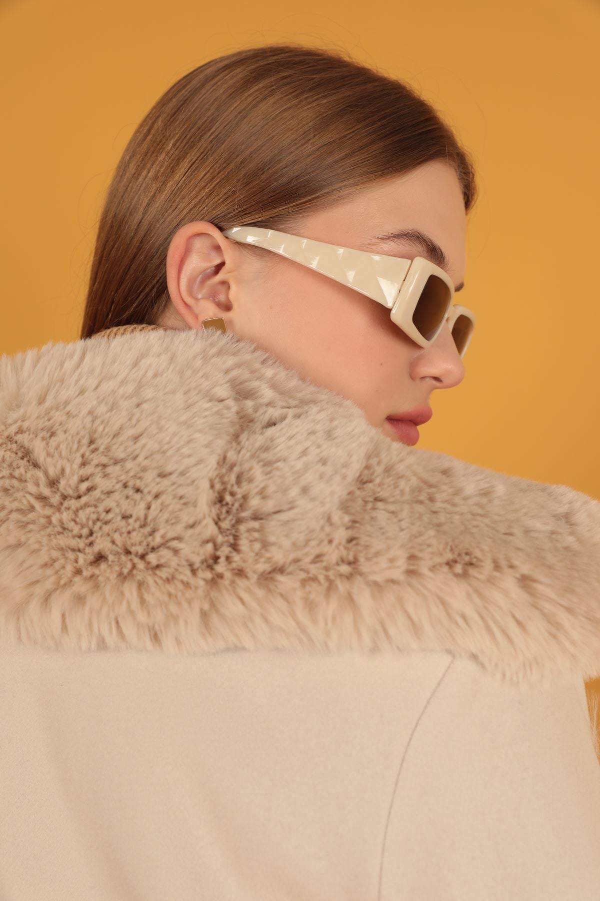 Kürk Detay Kadın Ekru Kaşe Kaban