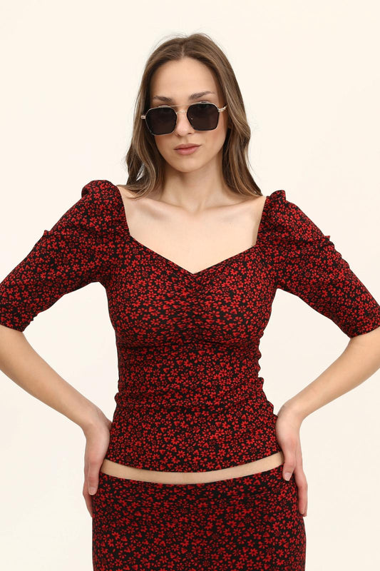 Kırmızı çiçek desenli bluz