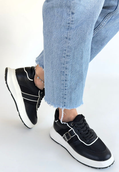 Tanwe Siyah Cilt Bağcıklı Spor Ayakkabı