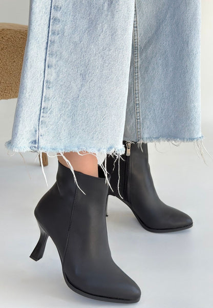 Mişha Siyah Cilt Topuklu Bot